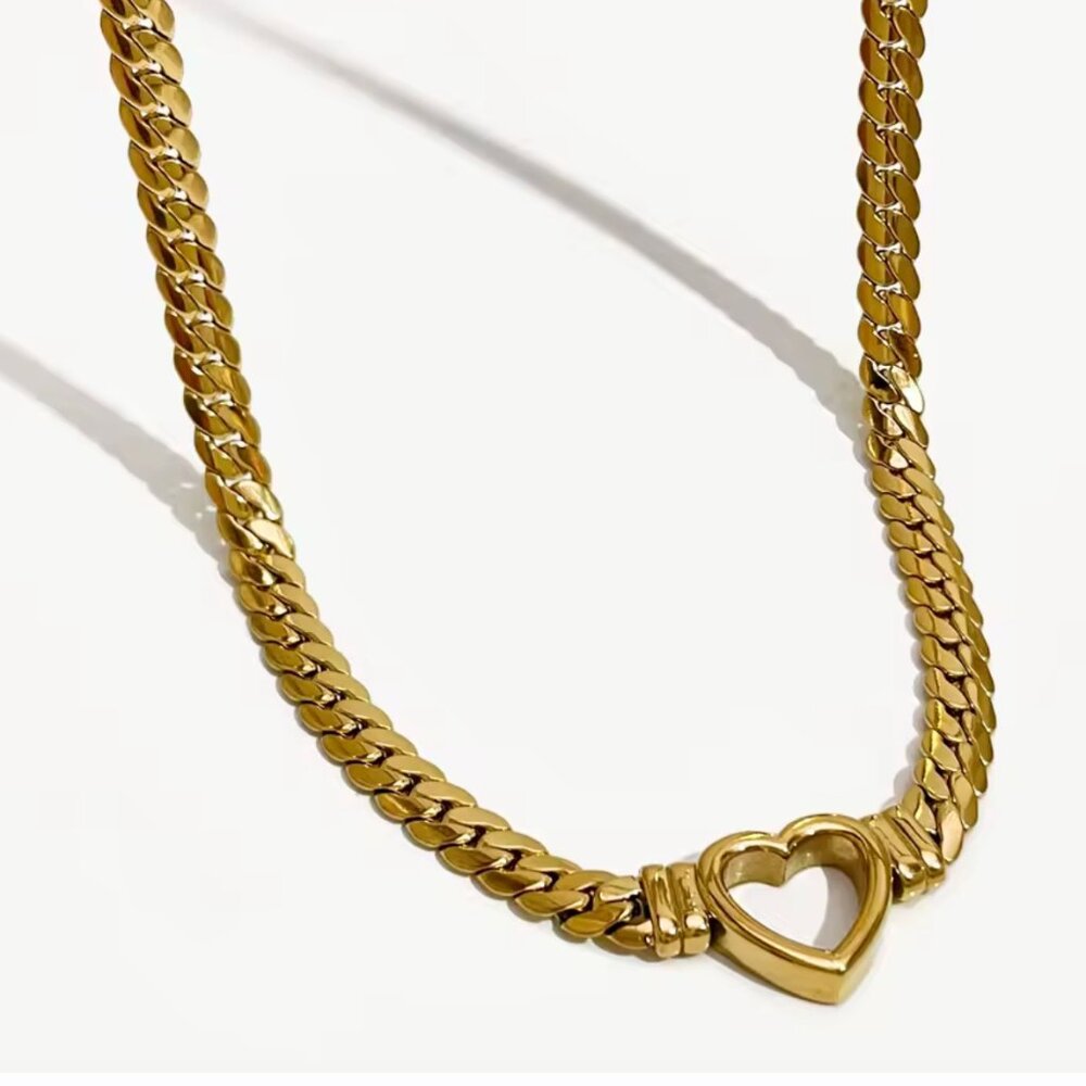 Gold Heart Pendant Necklace